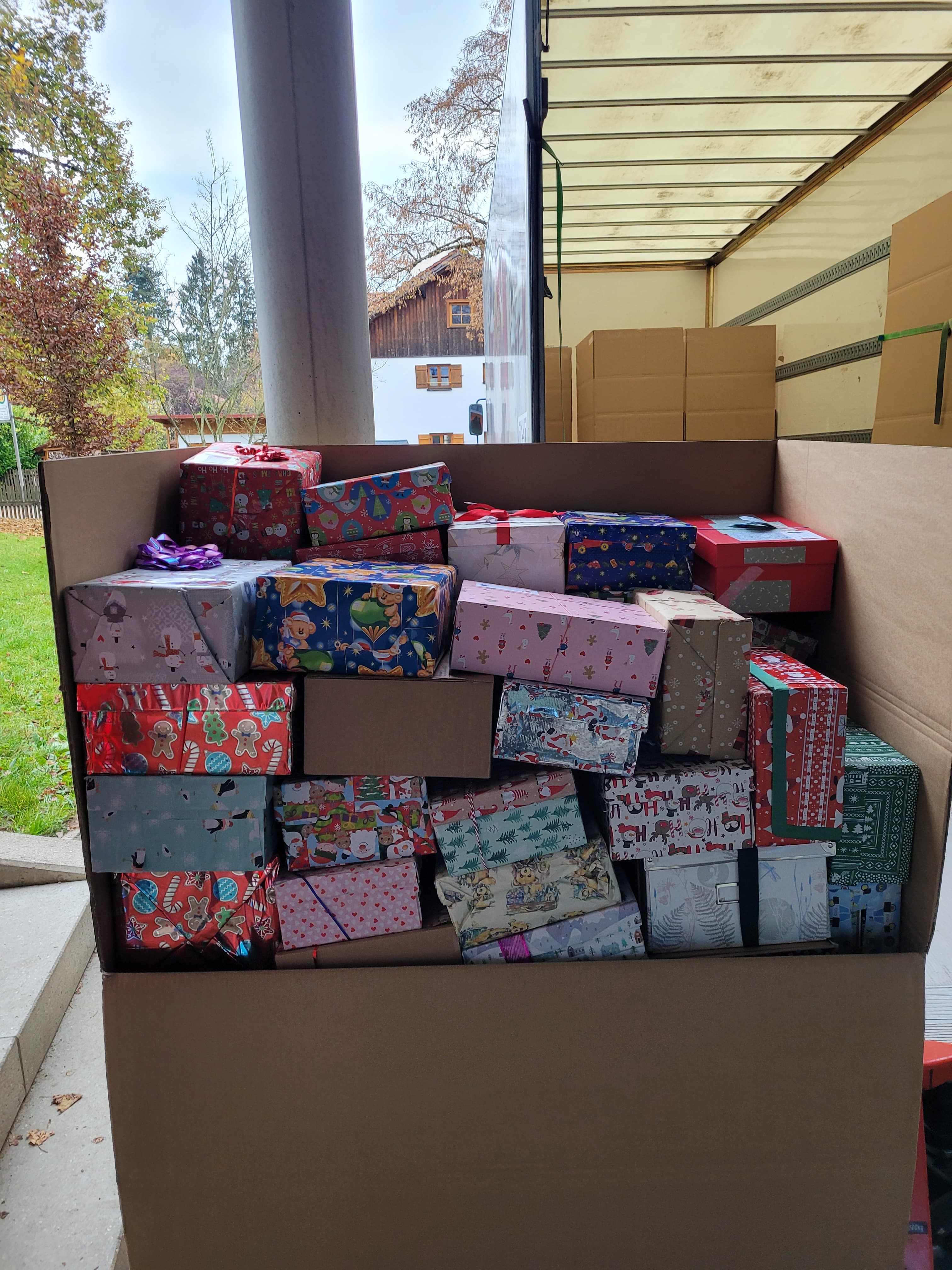 24 11 15 Geschenk mit Herz 1